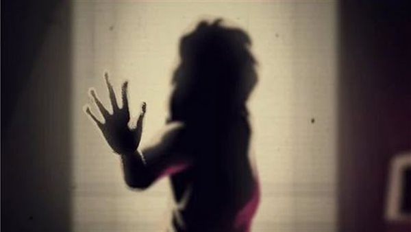 بيقول لي يا ملبن.. عبير تطلب الخلع: زوجي بيحكي تفاصيل جسمي لأخته 