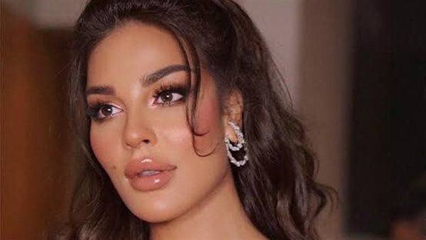 بالهوت شورت.. اطلالة مثيرة جديدة للفنانة نادين نسيب نجيم | شاهد