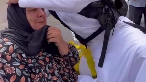 أمام الكعبة.. مسنة مصرية تنهار بالبكاء والسبب غير متوقع | فيديو