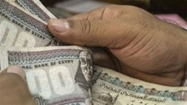 ترقيات وزيادات في الأجور.. بشرى من الحكومة للموظفين 