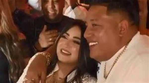 يجوز شباب مصر.. زوجة حمو بيكا تثير الجدل برقصها وذهبها | فيديو 