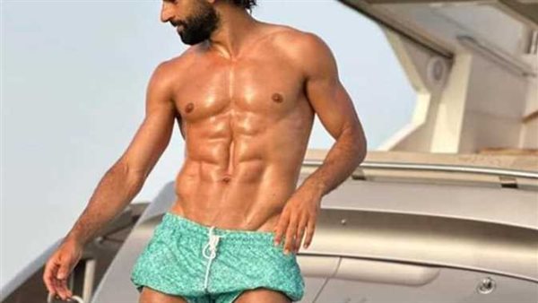 بطل خارق من مارفل.. دراسة عن عضلات بطن محمد صلاح فكيف حدث ذلك؟