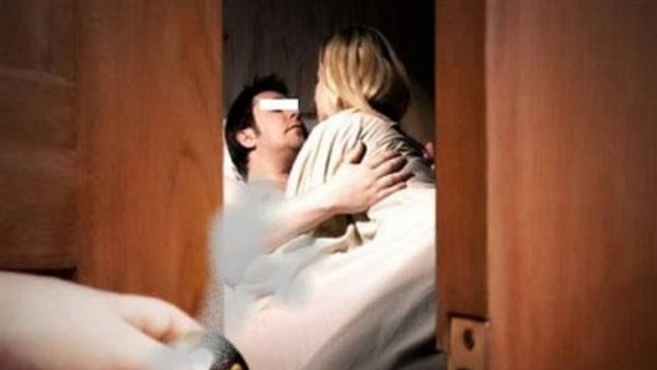 زوجته على سريرهما وشقيقه مختبئا في الدولاب.. ماذا جرى في واقعة الخيانة بالمنصورة ؟