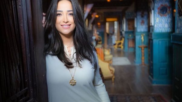 من الجيم.. دعاء حكم تثير الجدل بهذه الاطلالة | شاهد