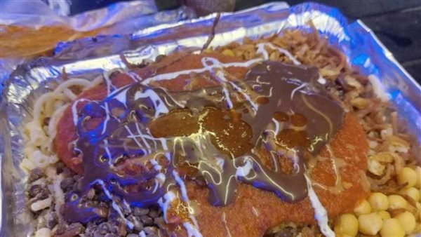 الكشري بقى بالنوتيلا واللوتس.. أحدث تقاليع السوشيال ميديا تثير الغضب وهذا رد فعل الناس | شاهد