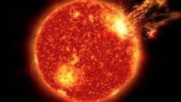 نهاية الإنترنت في العالم.. عاصفة شمسية قوية تضرب الأرض بهذا التوقيت
