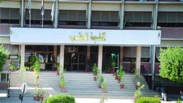 مفاجأة..أول تعليق لعميد طب أسيوط بعد رسوب 60 % من طلاب الفرقة الأولى 