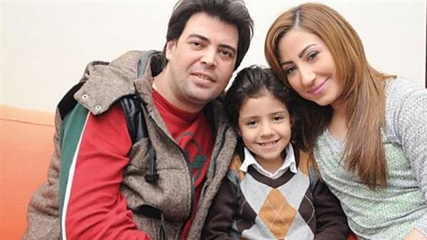 حرمته من رؤية ابنه.. هل رحل طليق المطربة بوسي حزنا لفقدان نجله؟