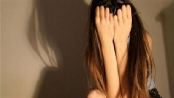 حبيبي ضحك عليا وبعت له فيديوهات لجسمي.. اعترافات مثيرة لفتاة حلوان ضحية الواتساب