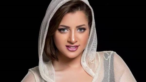 عايزة أكون شريفة وأعيش بالحلال.. منى فاروق: بيتعرض عليّا أعمل قلة أدب مقابل الشغل 
