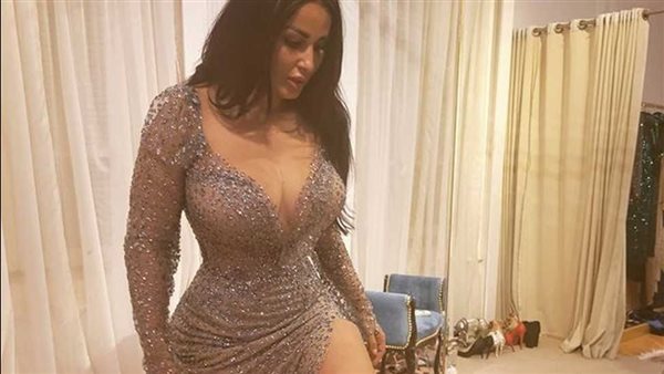 بالأسود الجريء.. ندى الكامل طليقة الفيشاوي تثير الجدل بإطلالة لافتة | شاهد