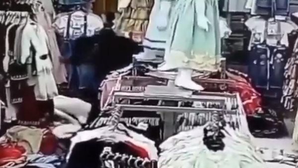 مزق جسدها وفقأ عينها.. قصة نيرة أشرف جديدة في اليمن | فيديو