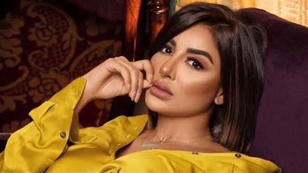 بالتاتو.. اطلالة مثيرة للفنانة جوري بكر | شاهد 