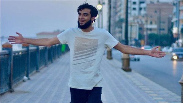 بسبب حجاب طفلة.. خالد الفايد يثير جدلا: منظر البنت متعب نفسيا | شاهد