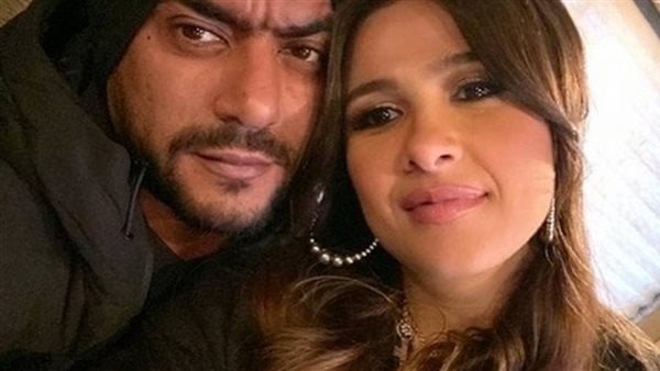 عايز تطلقني عشان نفخت شفايفي.. رسالة مثيرة من ياسمين عبد العزيز لاحمد العوضي | شاهد