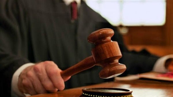 أوهم مرضاه بالتنويم المغناطيسي.. تفاصيل الحكم بالسجن لمنتحل صفة طبيب بالبحيرة 