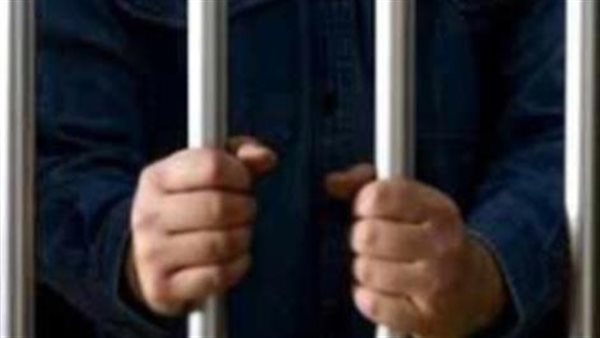 عذبها حتى الموت وأمها حاولت التستر على الجريمة.. اعترافات صادمة لقاتل ابنة عشيقته في الإسكندرية