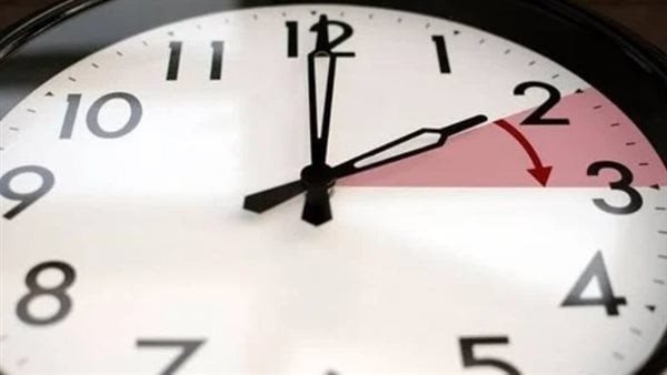 هتأخر ساعتك 60 دقيقة.. موعد انتهاء التوقيت الصيفي