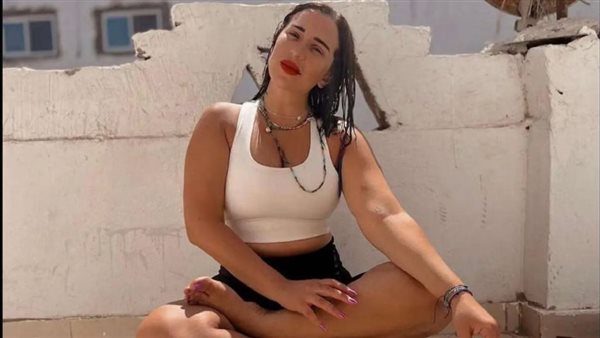 محتاجين نمو عقلي.. ابنة أسما شريف منير تدافع عن والدتها