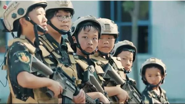 هل تستعد بكين للحرب؟ حقيقة الفيديو المتداول لأطفال يحملون سلاحًا في الصين | شهد
