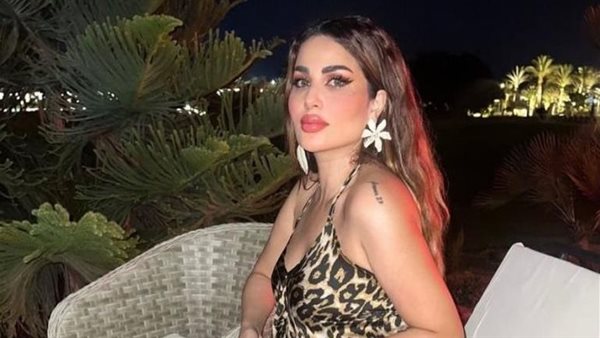 ملابس ملفتة...ندى الكامل تستعرض جمالها بهذه الإطلالة | شاهد