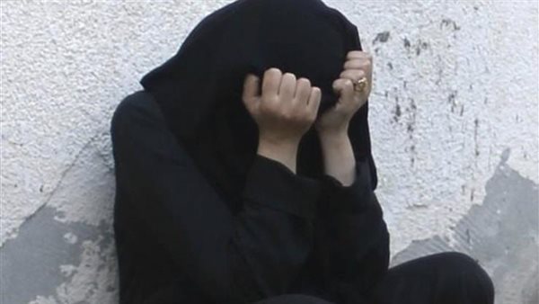 خانت زوجها مع عشيقها ثم قتلته.. قصة مقتل عامل بغرفة نومه في منشأة ناصر