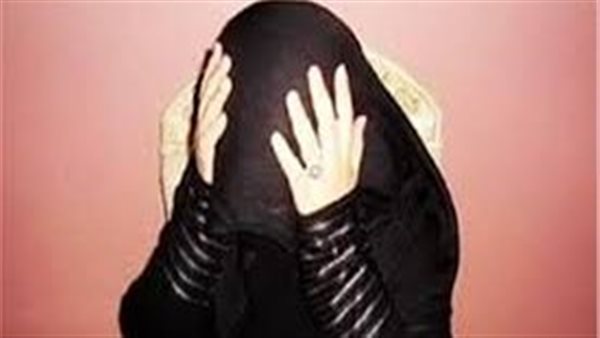 بيخوني واشترى شقة لعشيقته.. سيدة تنهي حياة زوجها بـ 5 طعنات في المرج
