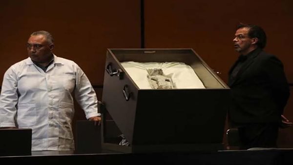 مفاجأة..الحقيقة الكاملة لجثث الكائنات الفضائية التي شغلت العالم | شاهد