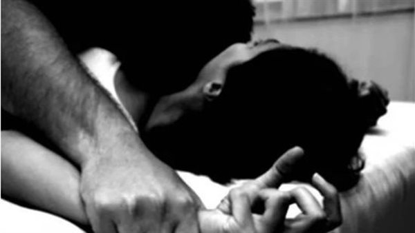 تفاصيل مثيرة..الخيانة الزوجية كلمة السر وراء إنهاء سيدة حياة زوجها بالقاهرة