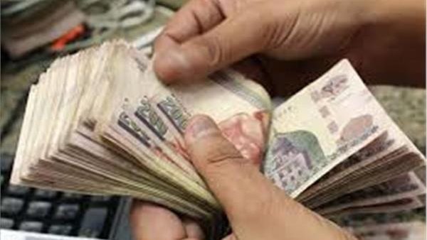 بعد قرارات الرئيس السيسي.. موعد تطبيق زيادة الأجور والمعاشات والحوافز رسميا