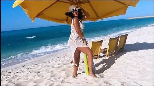 هوت شورت..ظهور مثير لـ رانيا يوسف والجمهور يعلق | شاهد