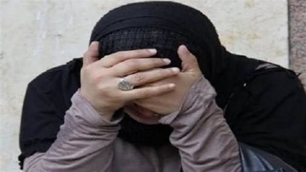 صورها أثناء الزواج وشهَّر بها.. تفاصيل ضبط المتهم بضرب طليقته وابتزازها في البحيرة