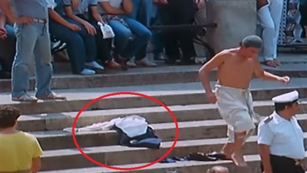 بعد مرور 40 عاما... خطأ لم يلاحظه أحد في فيلم عنتر شايل سيفه | شاهد 