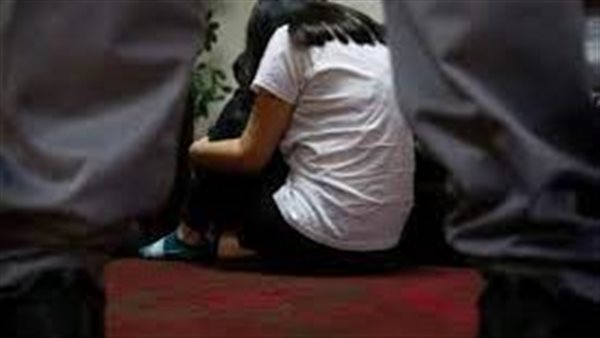 أنا صديق بابا..سفاح بدون شرف يتعدى جسديا على صغيرة بالقاهرة الجديدة 