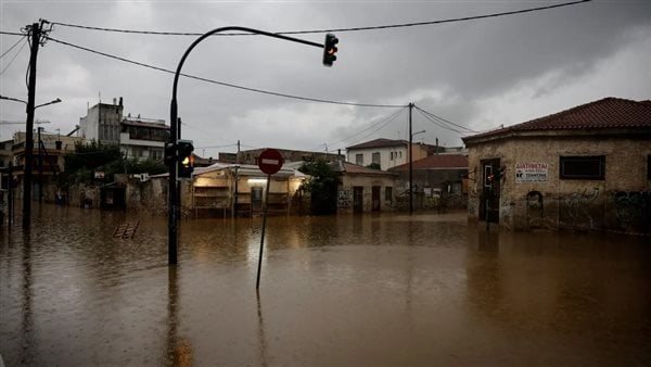 إغلاق المدارس وغرق مدينة.. موقف مصر من العاصفة إلياس وهل تتأجل الدراسة؟