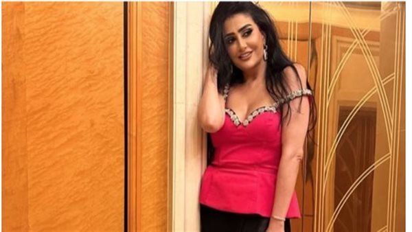  سعر خرافي.. ملابس غادة عبد الرازق في باريس تثير الجدل | شاهد