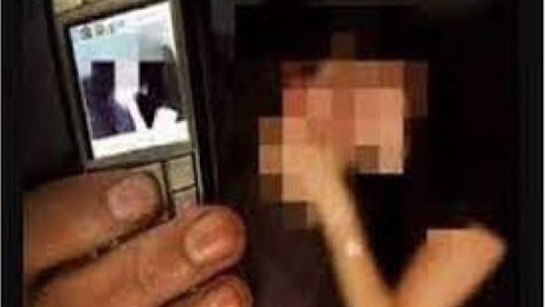 هدد فتاة بنشر صور عارية.. تفاصيل مثيرة في الحكم بالسجن لعاطل في الإسكندرية