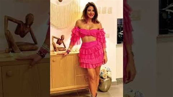 بطن مكشوف.. هيدي كرم تستعرض جمالها بإطلالة مبهجة| شاهد