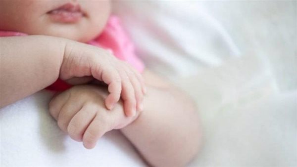 غطتهم بالبطانية وقعدت عليهم.. تفاصيل إنهاء عجوز الطالبية الأجنبية حياة حفيديها التوأم 