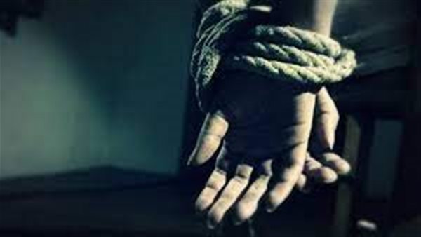 ربطوه أعلى السيارة.. التحقيقات تكشف سر ما فعله المتهمين بسائق المطرية