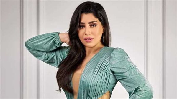 رجالة بياخدوا اللى دفعوه طول فترة الجواز.. أيتن عامر تثير الجدل 