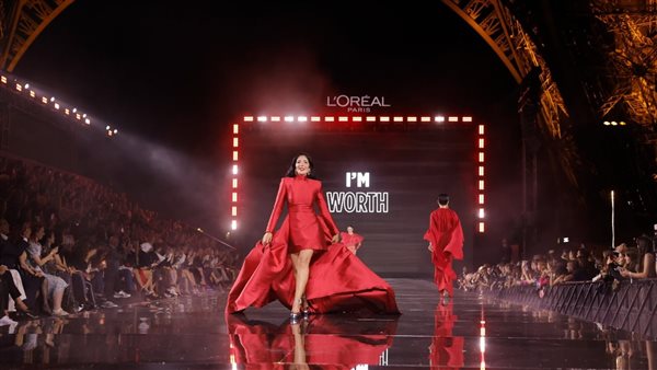 بحضور منى ذكي سفيرة العلامه التجارية.. لوريال باريس يسلط الاضواء لالهام جميع السيدات تحت عنوان Walk Your Worth