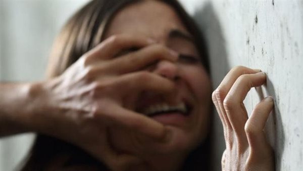 سادية على فراش الزوجية.. منة أمام محكمة الأسرة: عاشرني بالقوة حتى أجهضني 