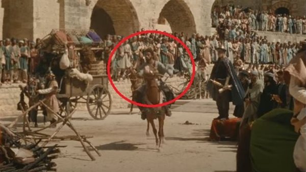 بعد مرور 26 عاما.. خطأ لم يلاحظه أحد في فيلم المصير | شاهد