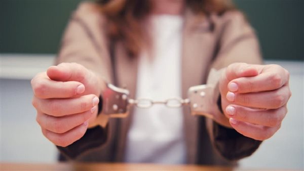 بسرنجة هيروين.. اعترافات صادمة للمتهمة بإنهاء حياة زوجة طليقها