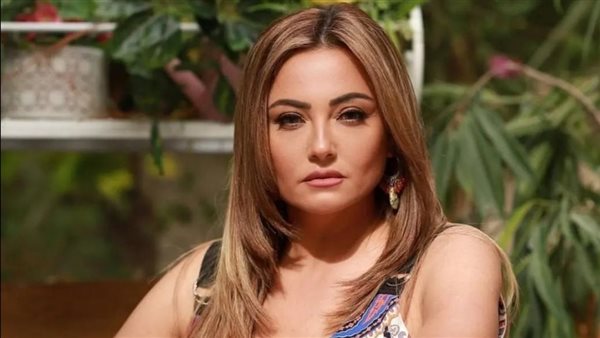 شديدة الحقارة.. تعليق ناري من بشرى على رسالة التهديد التي تلقتها أنغام | شاهد