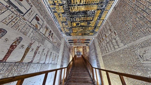 سُرقت مرتَين.. زاهي حواس يكشف تفاصيل مثيرة عن مقبرة رمسيس الثاني