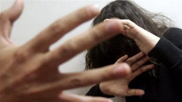 الابن اعترف على أبوه.. عامل يمزق جسد زوجته في سوهاج 