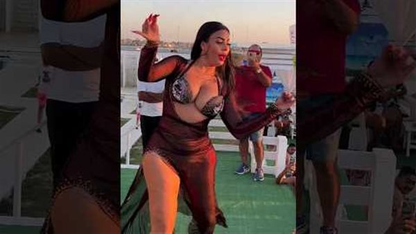 تتعمد إثارة الشباب بإيحاءات مخلة.. تحرك جديد في اتهام الراقصة حورية بالتحريض على الفسق 