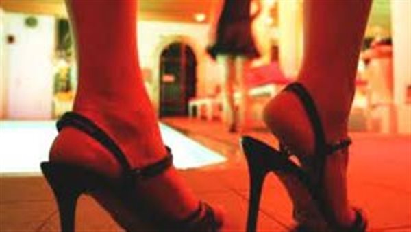 تفاصيل مثيرة..كيف سقط تاجر عملة في كمين الحسناء والمشاغبين الخمسة بالوراق؟